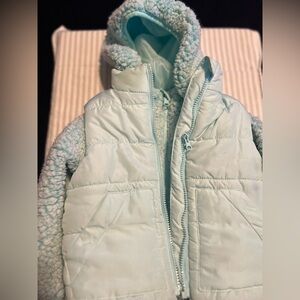 Light Aqua Kids Puffer Jacket and vest 2 piece set 4T. Can be worn separately.
